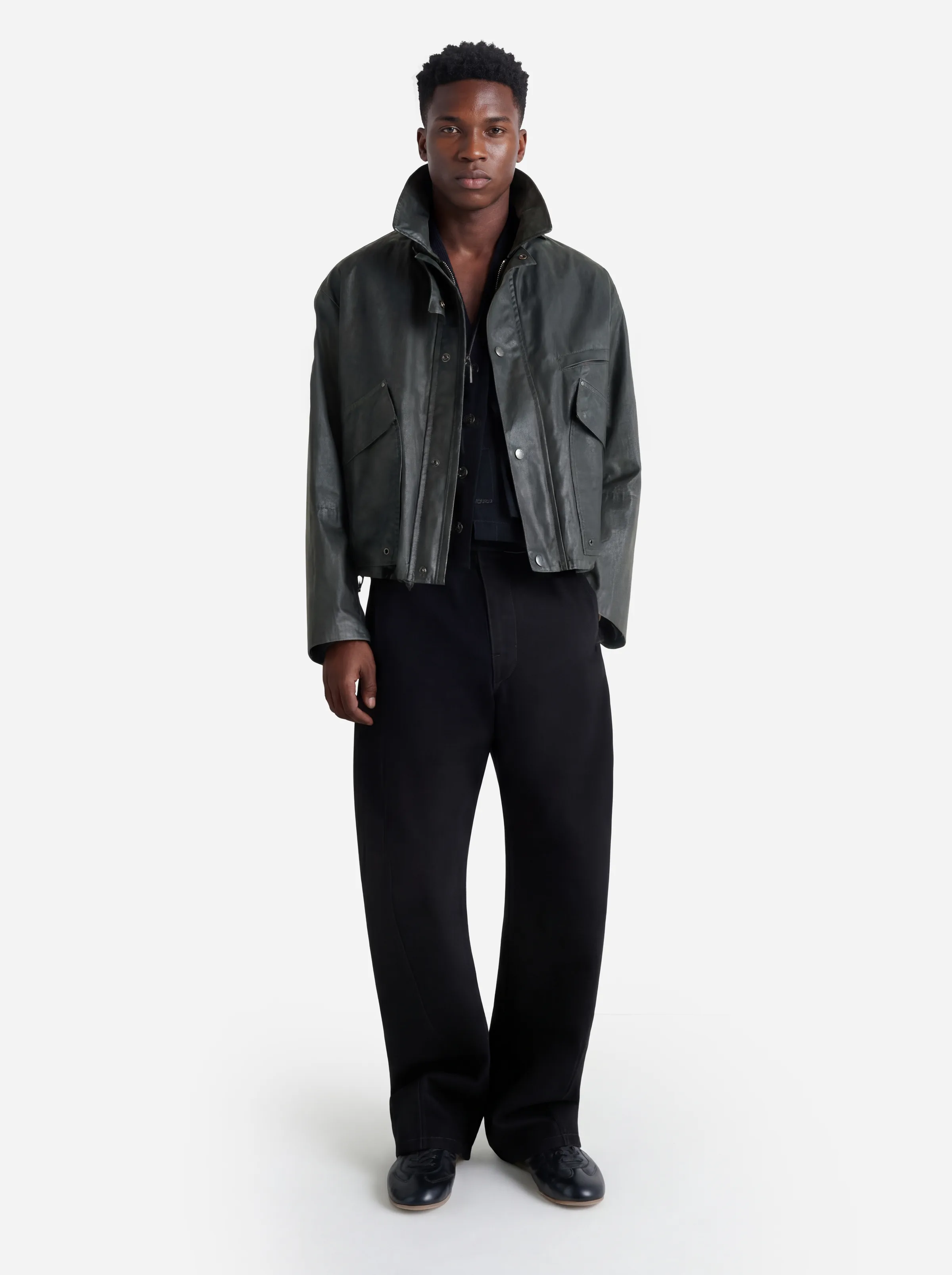 Model to motion: fashion photography source